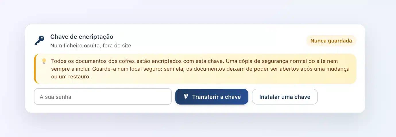 Cartão “Chave de encriptação” do Client Vault: local da chave, status do backup, campo de senha, botões Transferir a chave e Instalar uma chave