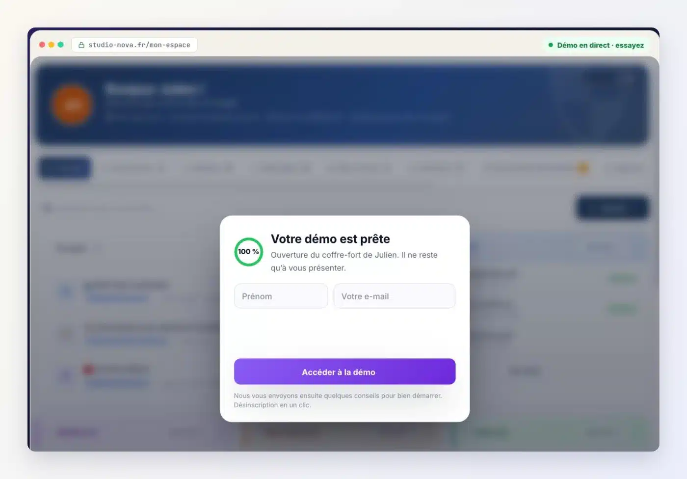 Fenêtre « Votre démo est prête » devant le coffre-fort de démonstration : champs Prénom et e-mail, bouton Accéder à la démo
