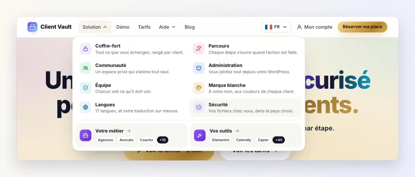 Menu Solution du nouveau site Client Vault : Coffre-fort, Parcours, Communauté, Administration, Équipe, Marque blanche, Langues et Sécurité, chacun avec une courte description