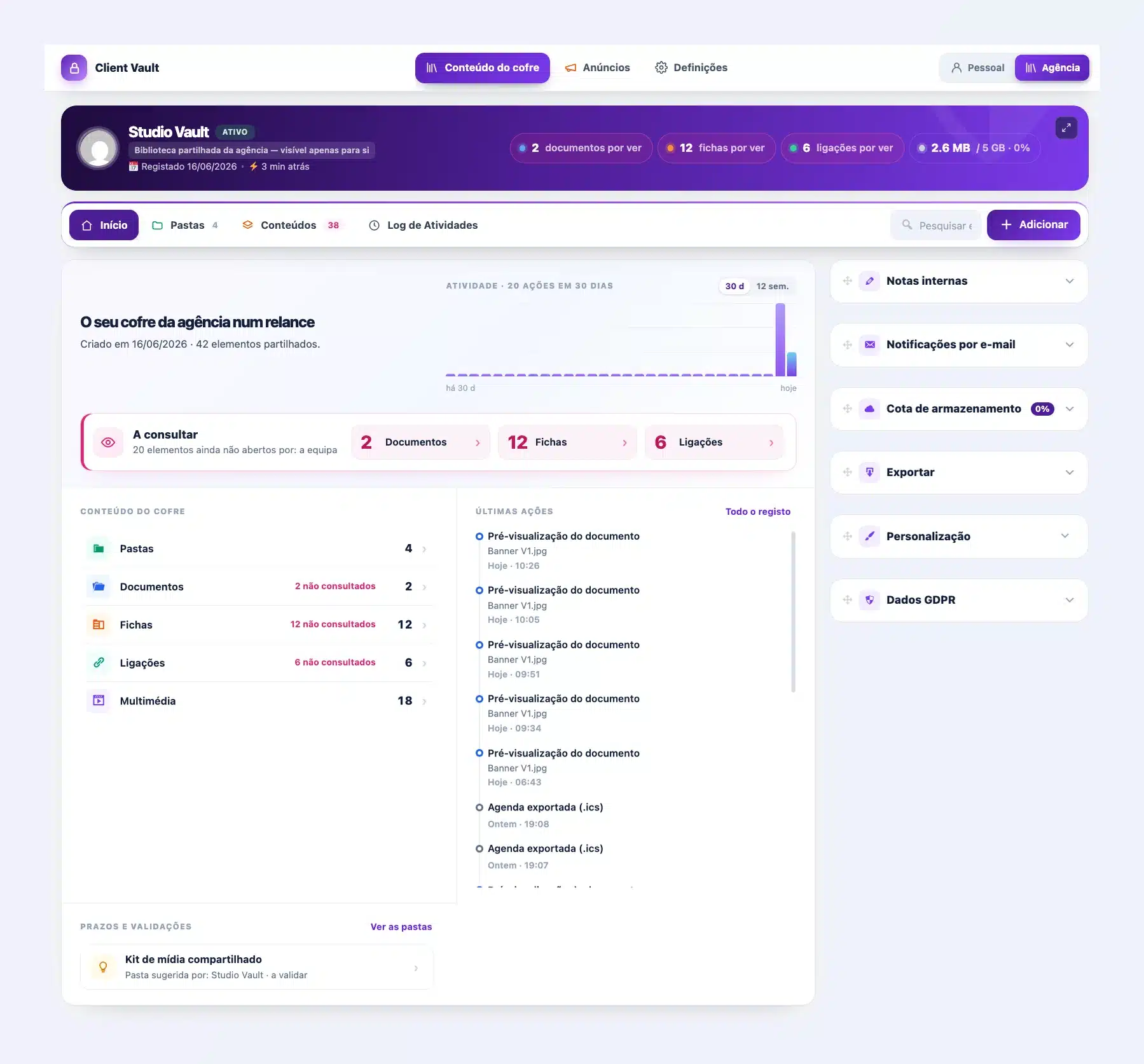 Cofre da agência do Client Vault 20.37 no modo Agência roxo: cabeçalho Studio Vault, tela inicial “O seu cofre da agência num relance”, itens a consultar pela equipe, conteúdo do cofre e últimas ações