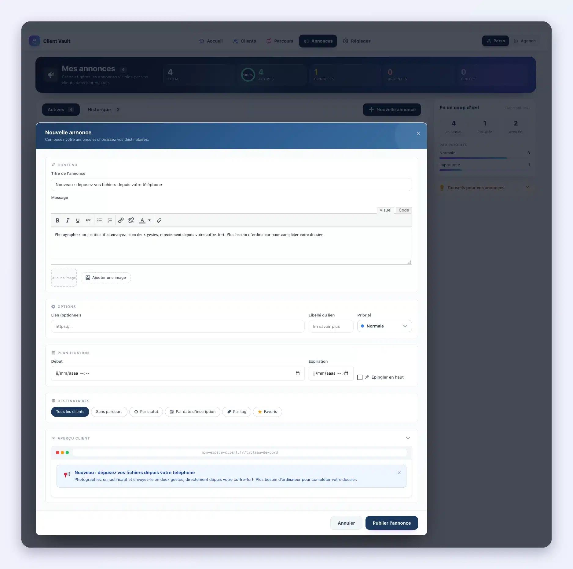 Formulaire « Nouvelle annonce » de Client Vault 20.37 au premier plan, page assombrie derrière : titre, message, options, planification, destinataires et aperçu de l’annonce telle que le client la verra