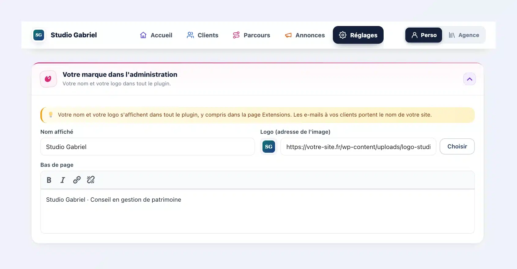 Réglages de Client Vault, carte « Votre marque dans l’administration » : nom affiché Studio Gabriel, logo et bas de page, avec la barre de navigation à ce nom